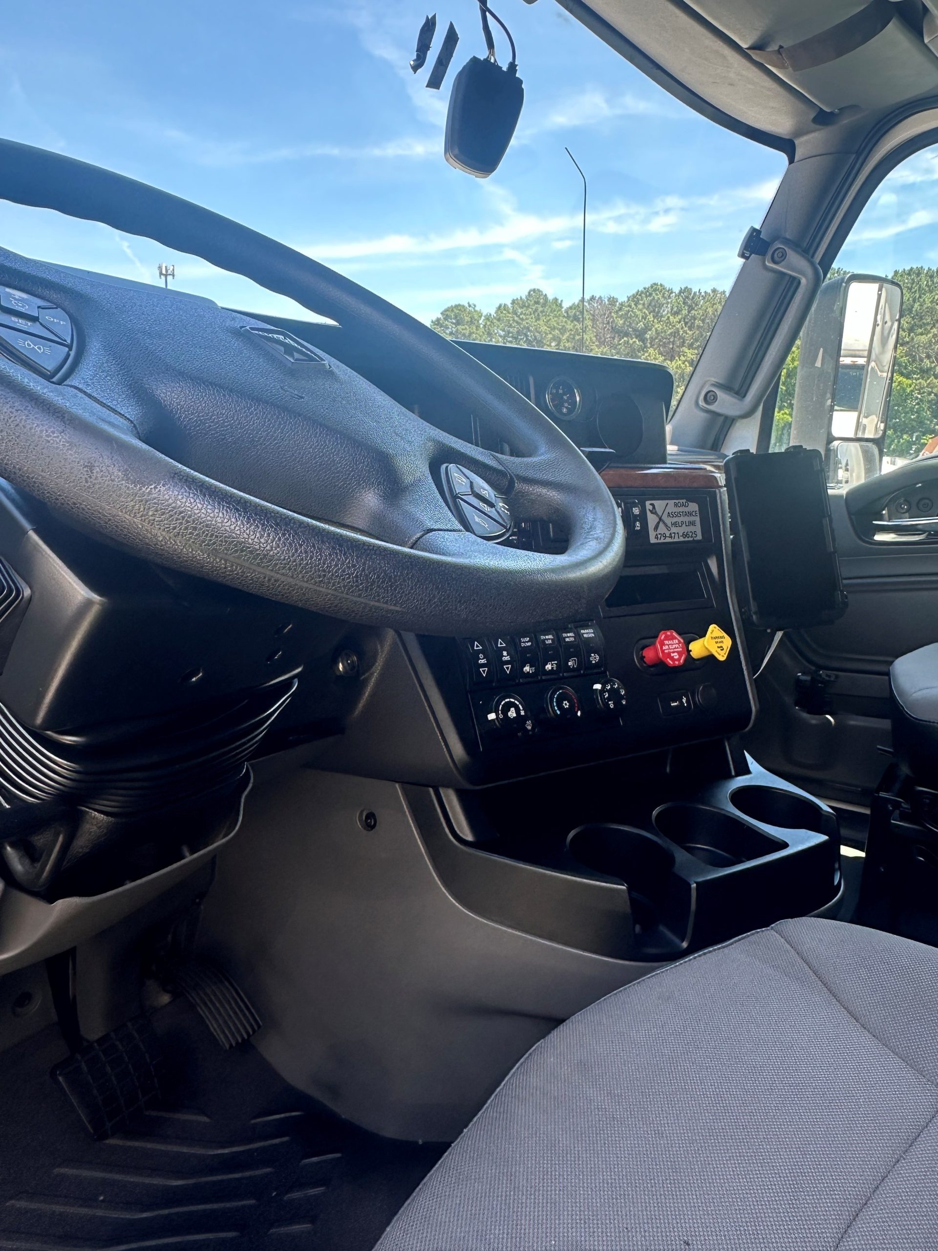 '19-'20 International LT photo 2