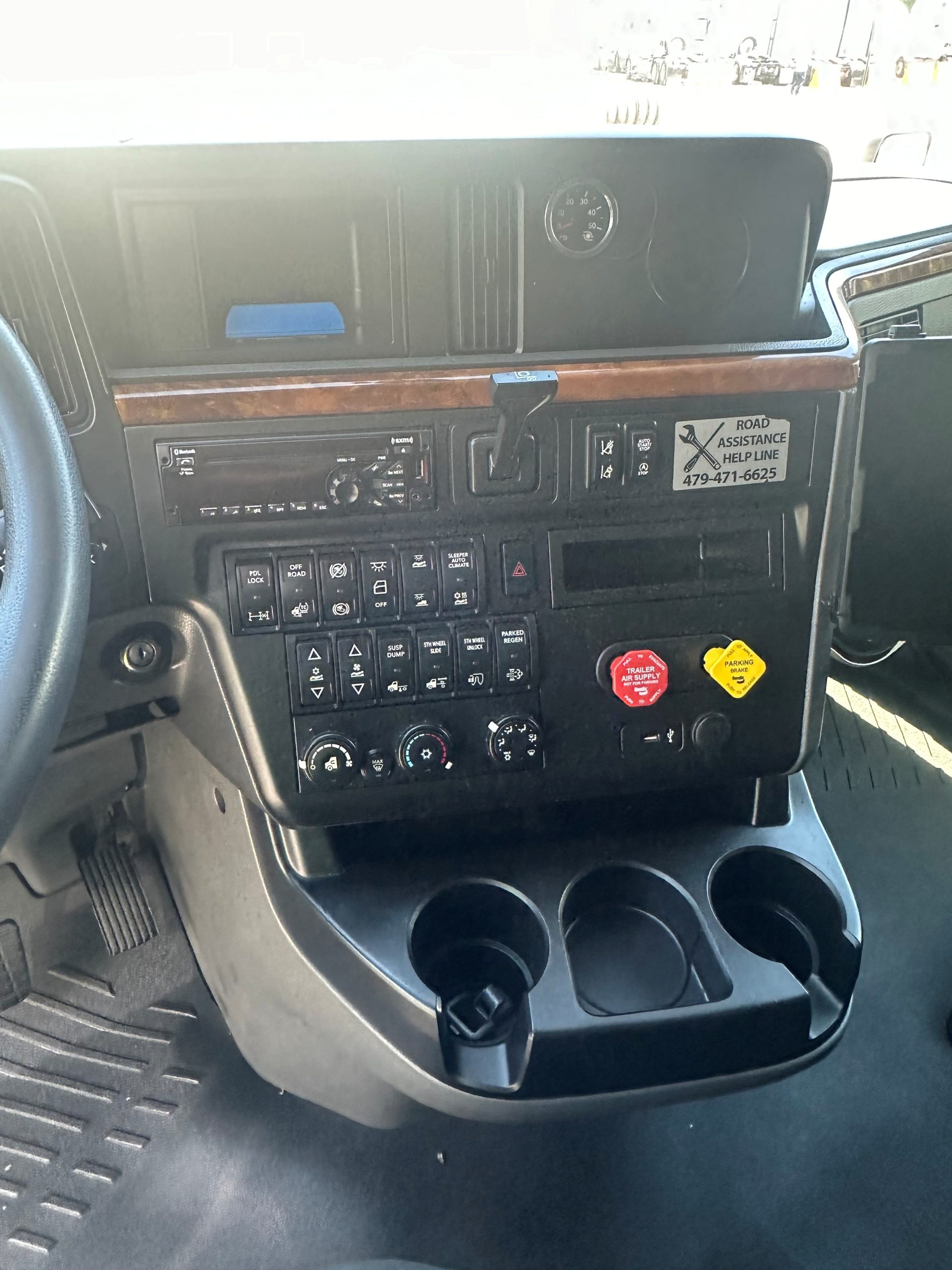 '19-'20 International LT photo 3