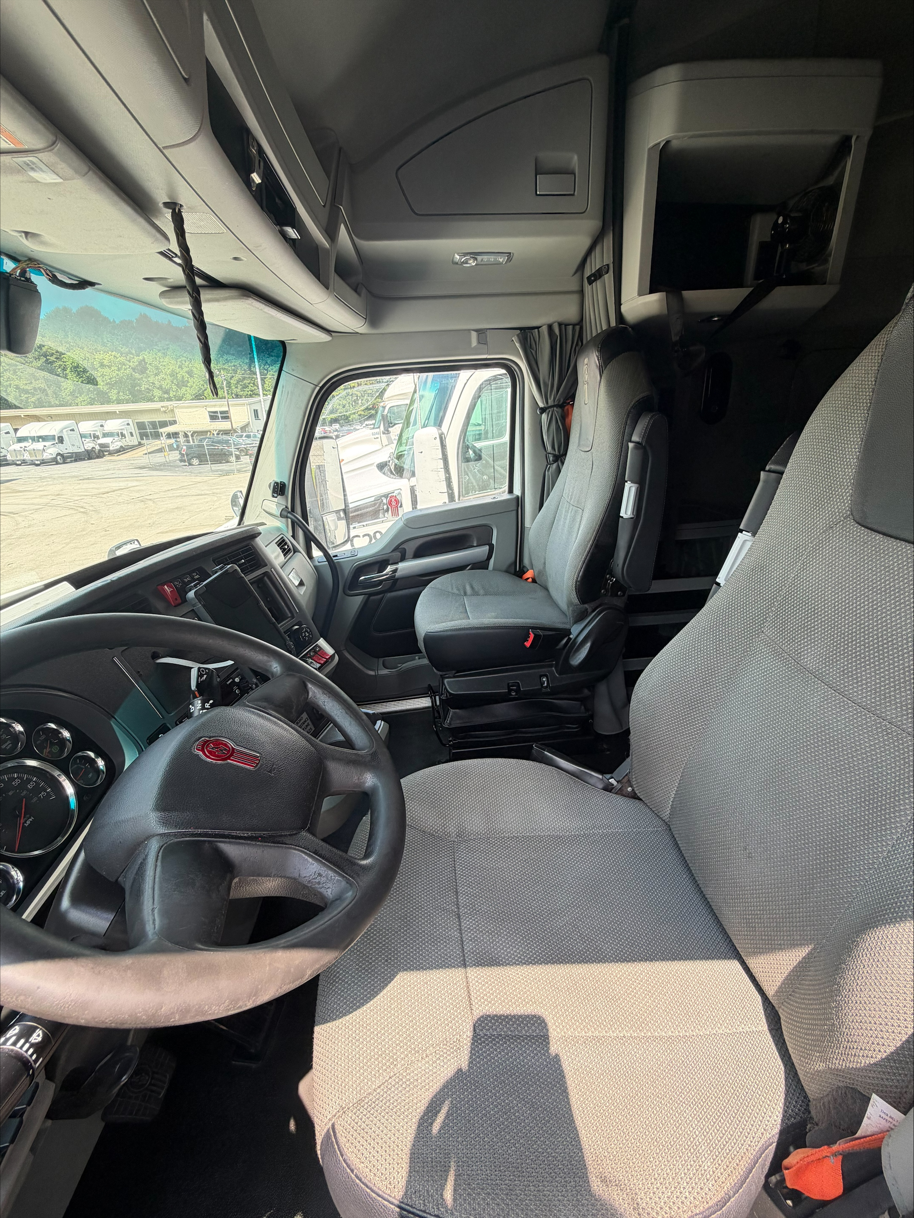 '19-'21 Kenworth T680 photo 3
